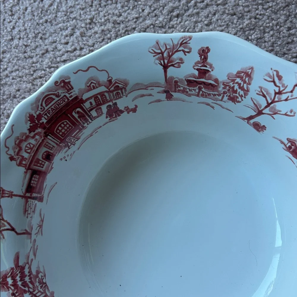 NWT. Sur La Table Italian Red and White Christmas Themed Large Serving Bowl.